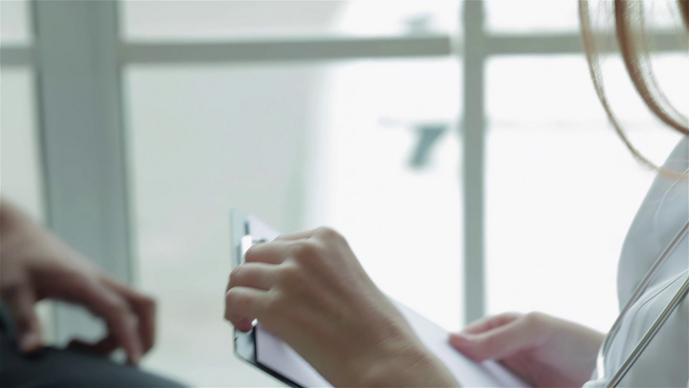 Differences Between Integrative Medicine Doctors and Endocrinologists